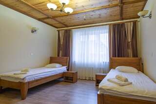 Отель Тарас Бульба Каменец-Подольский Улучшенный двухместный номер с 2 отдельными кроватями и видом на город-3